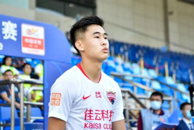 J9九游会平台-【中超】图尔苏诺夫戴伟浚破门 深圳2比1重庆