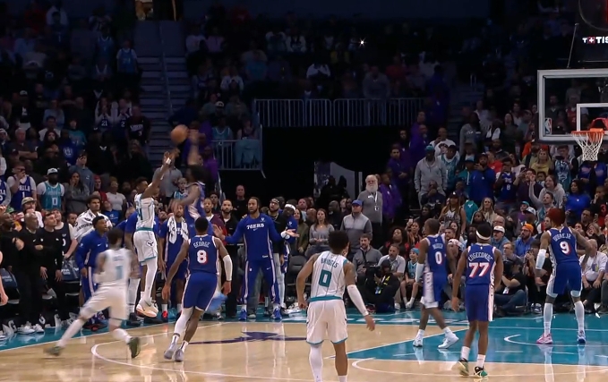 九游会-恩比德飞起来了！黄蜂绝命三分 恩比德飞扑大帽扇出界终结比赛